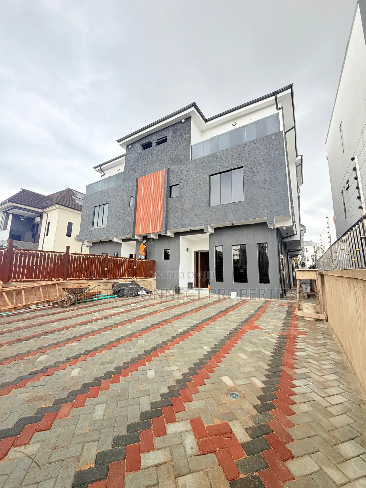 4bdrm Duplex in New Garage / Gbagada for sale