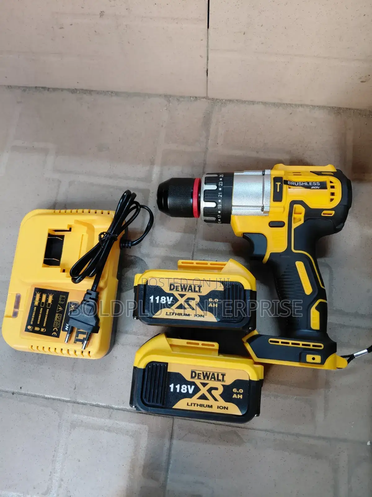 118 Volt Dewalt Heavy Duty Screwing/Drilling/Concrete Breaking Machine