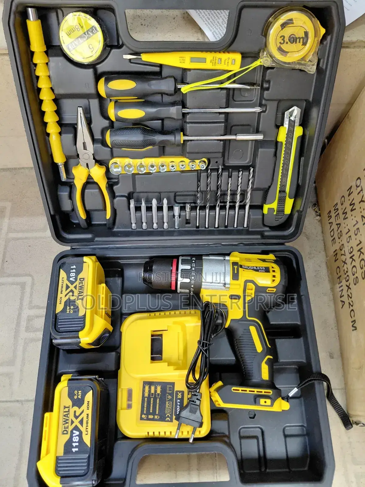 118 Volt Dewalt Heavy Duty Screwing/Drilling/Concrete Breaking Machine