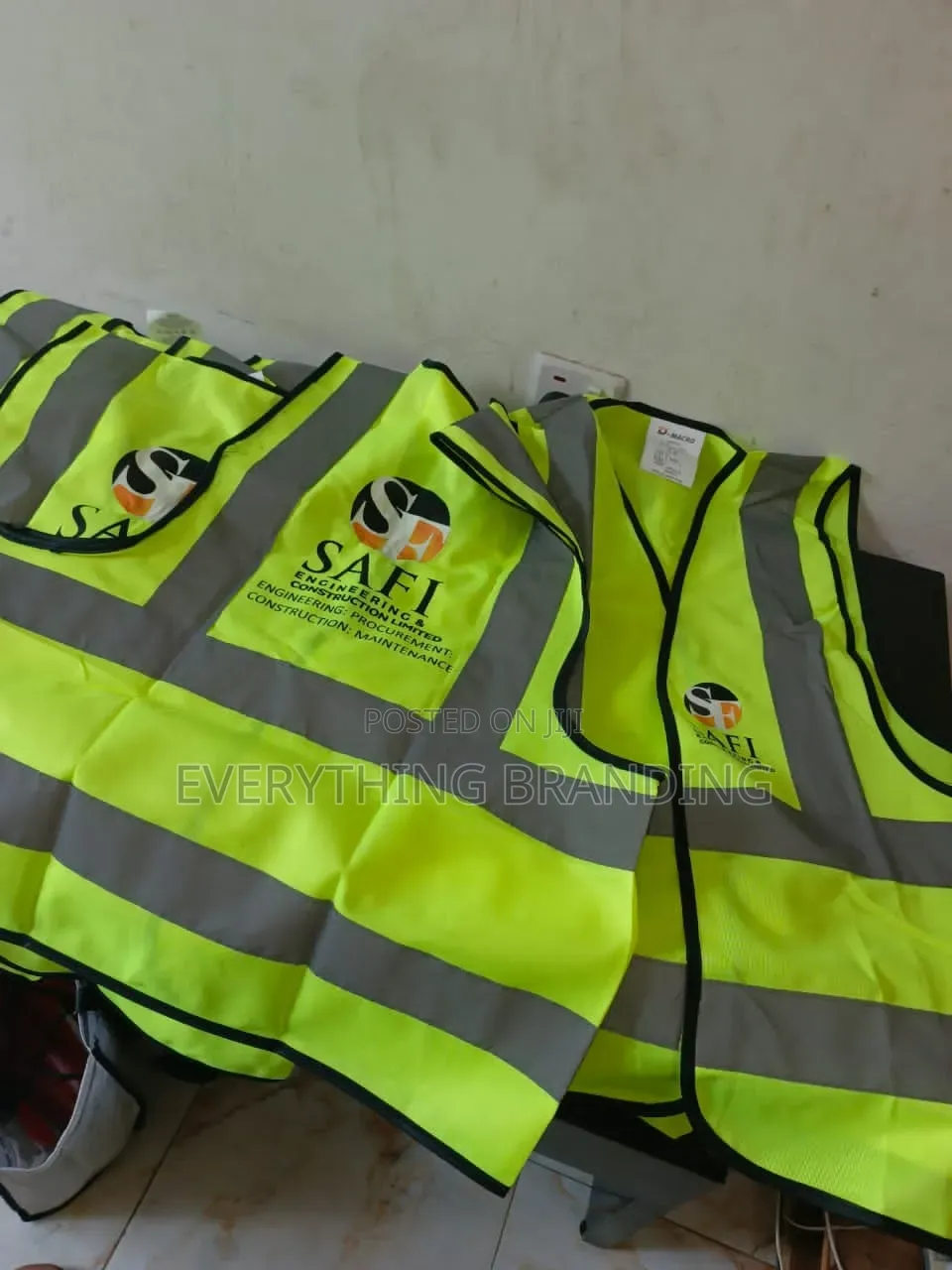 Custom Branded Safety Jacket for Cycling Jogging Reflective Wear