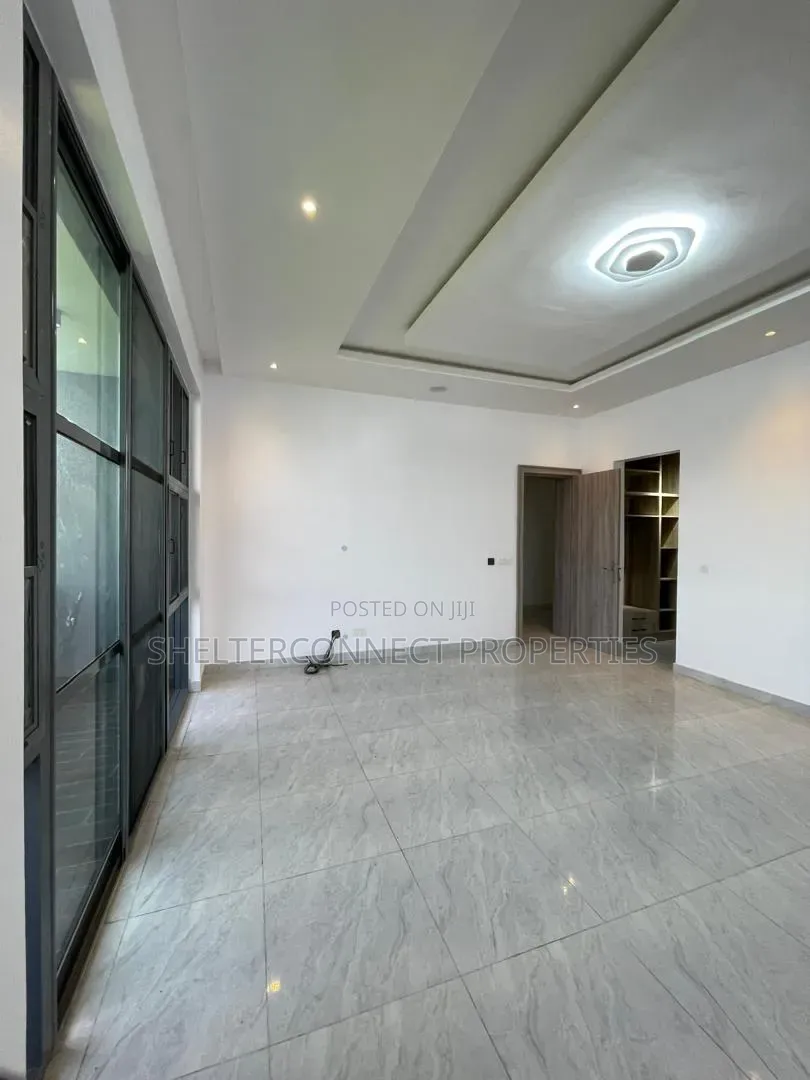 4bdrm Duplex in Osapa london for sale