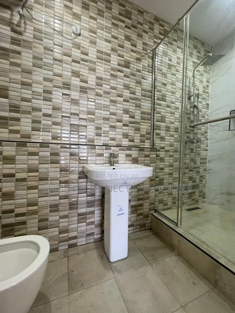 4bdrm Duplex in Osapa london for sale