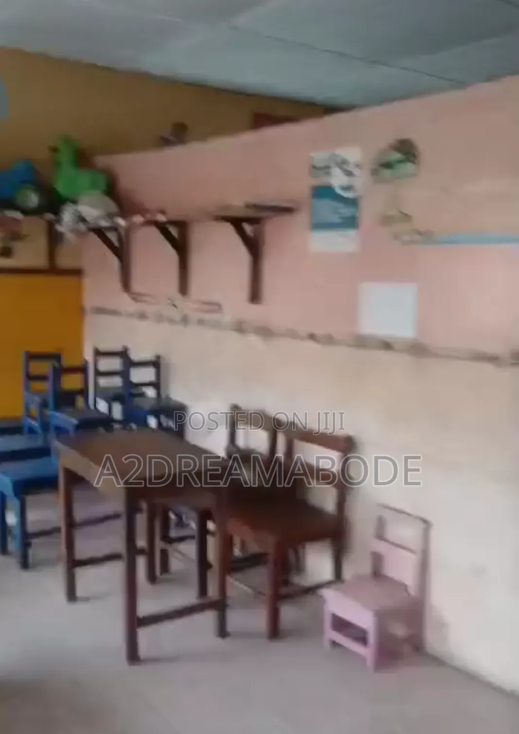 11bdrm Bungalow in Shomolu for sale