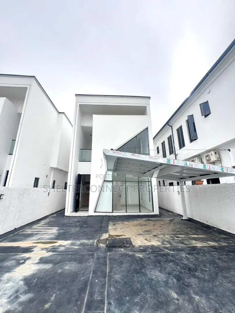 5bdrm Duplex in Lekki Expressway for sale