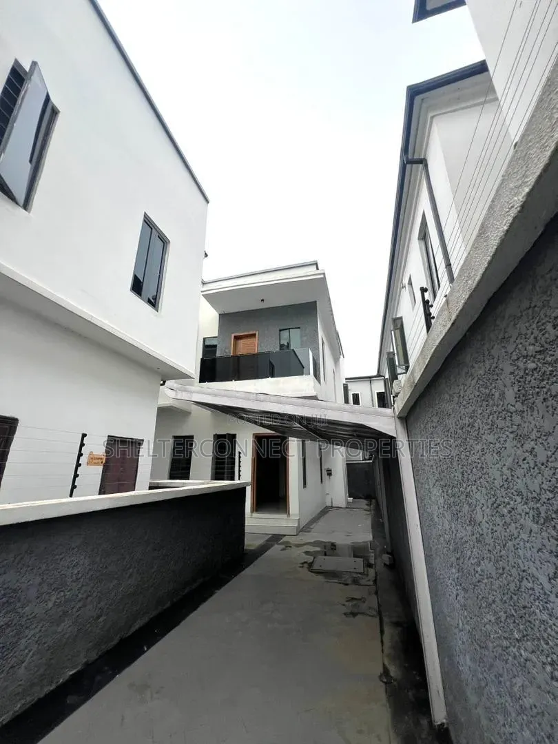 5bdrm Duplex in Lekki Expressway for sale