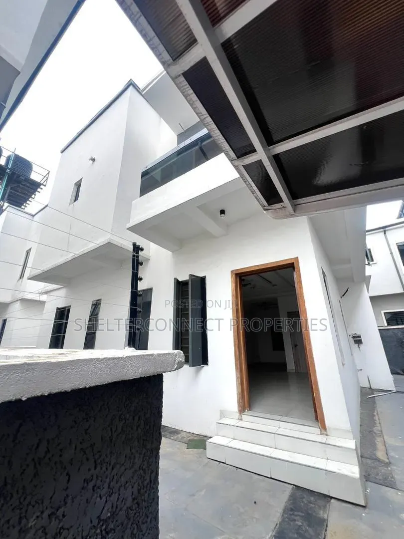 5bdrm Duplex in Lekki Expressway for sale