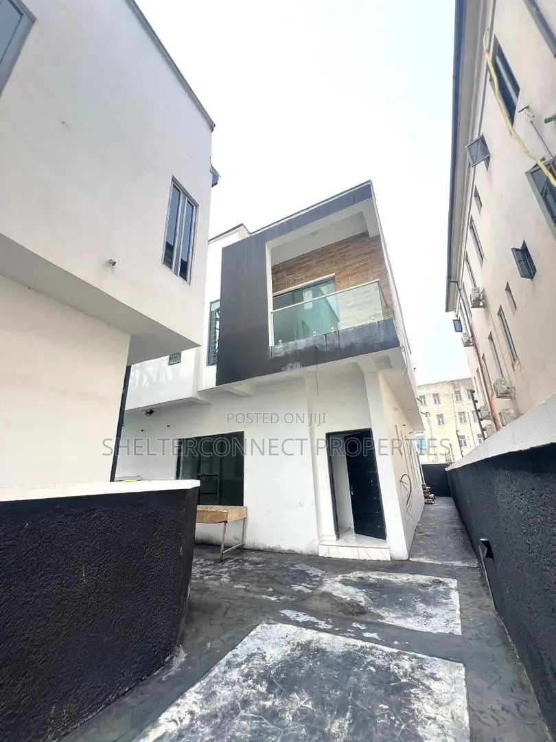 4bdrm Duplex in Lekki Expressway for sale
