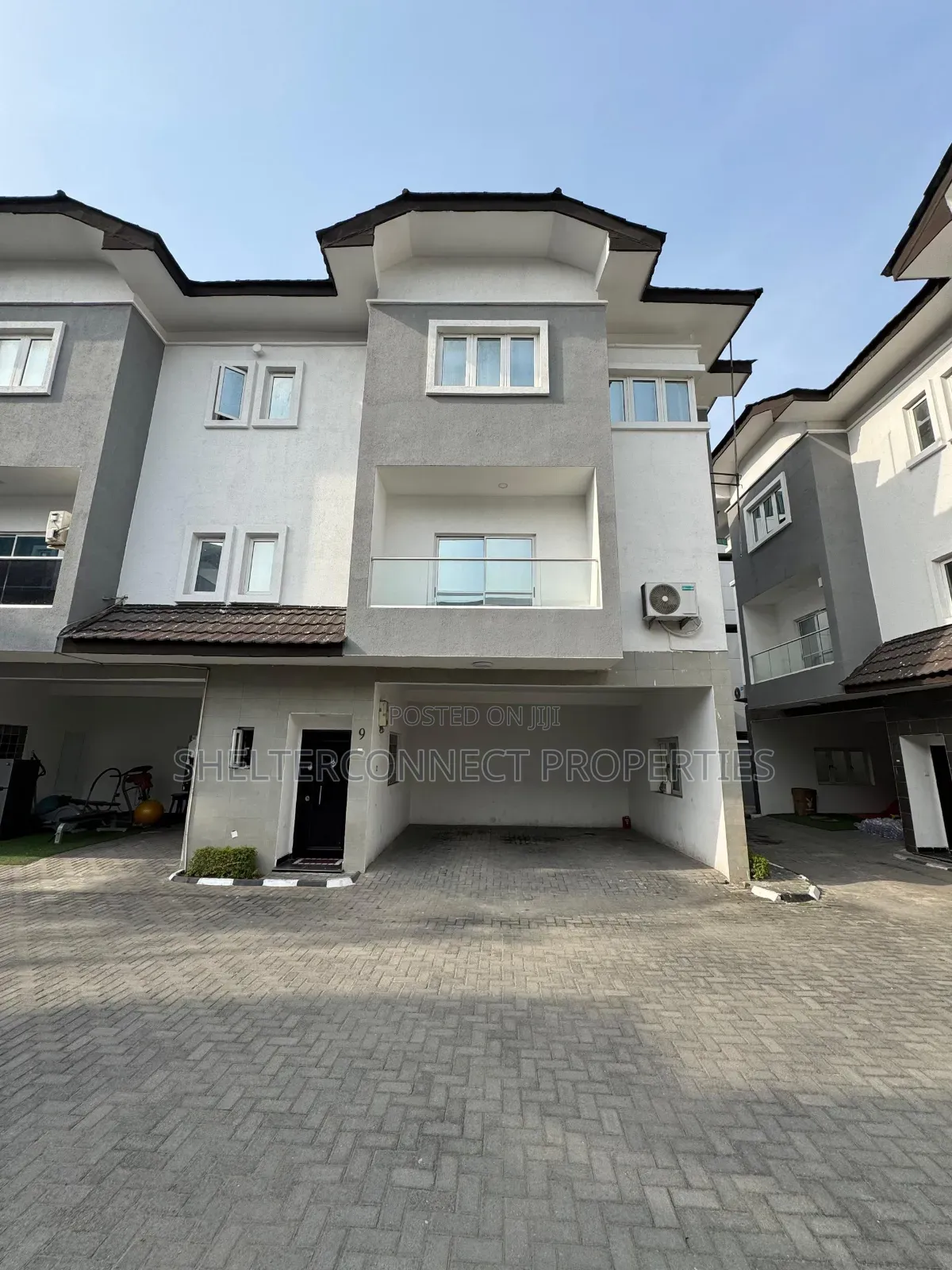 3bdrm Duplex in Lekki Phase 1 for sale