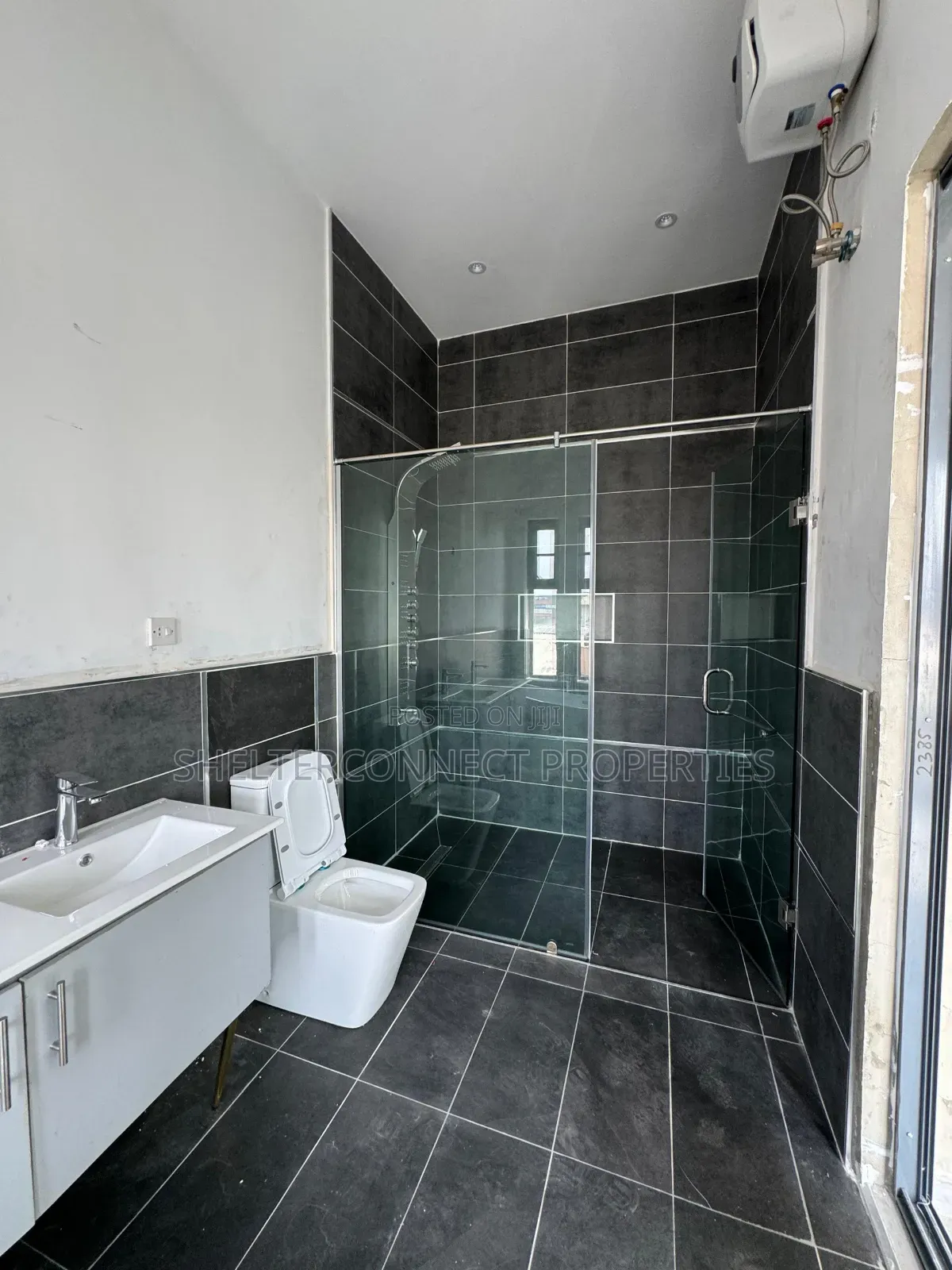 3bdrm Duplex in Lekki Phase 1 for sale