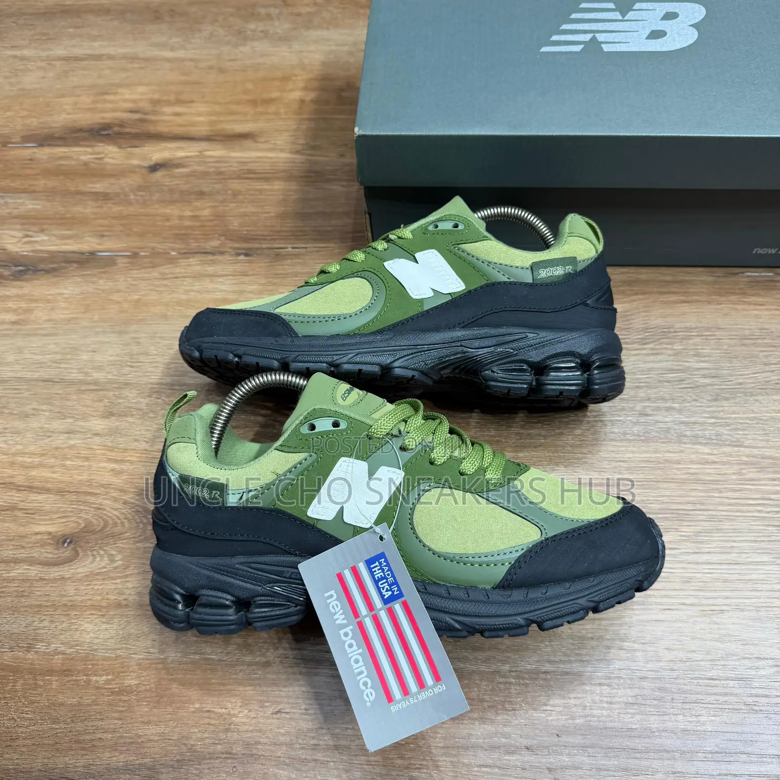 New Balance 2002r