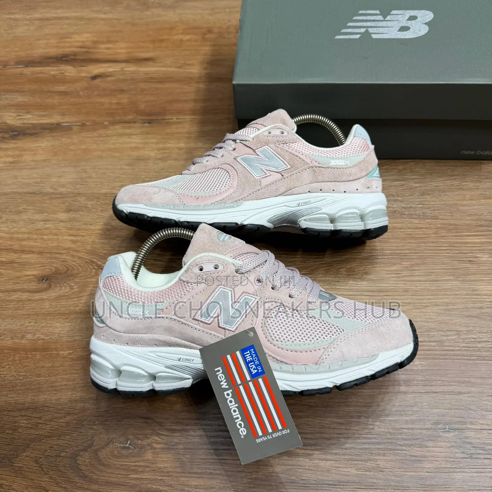 New Balance 2002r