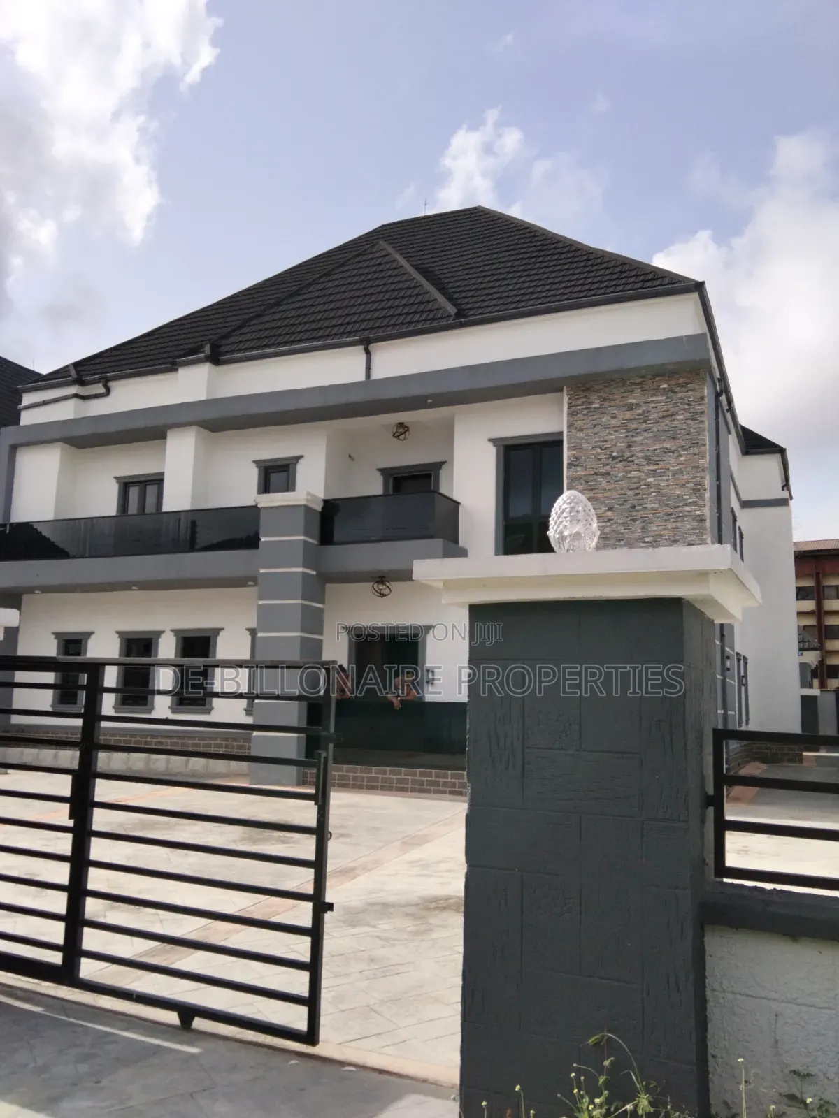 5bdrm Duplex in New Owerri for sale