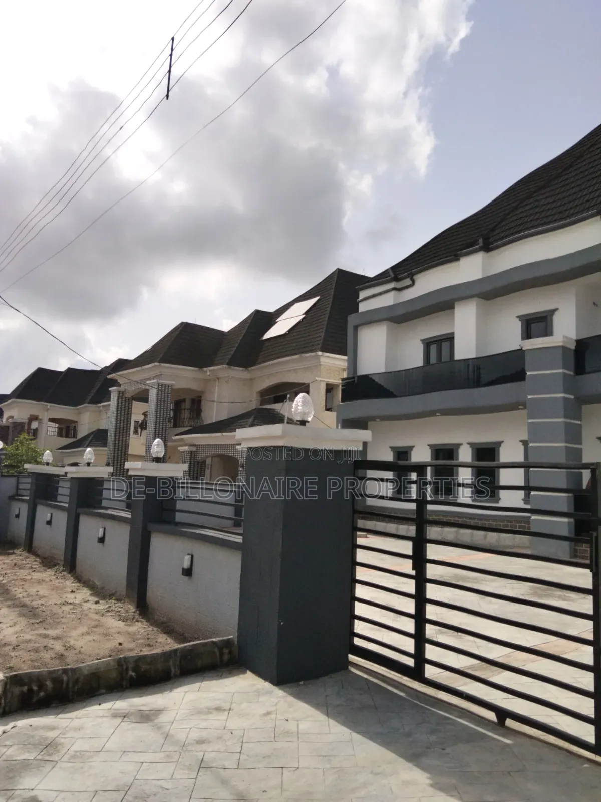 5bdrm Duplex in New Owerri for sale