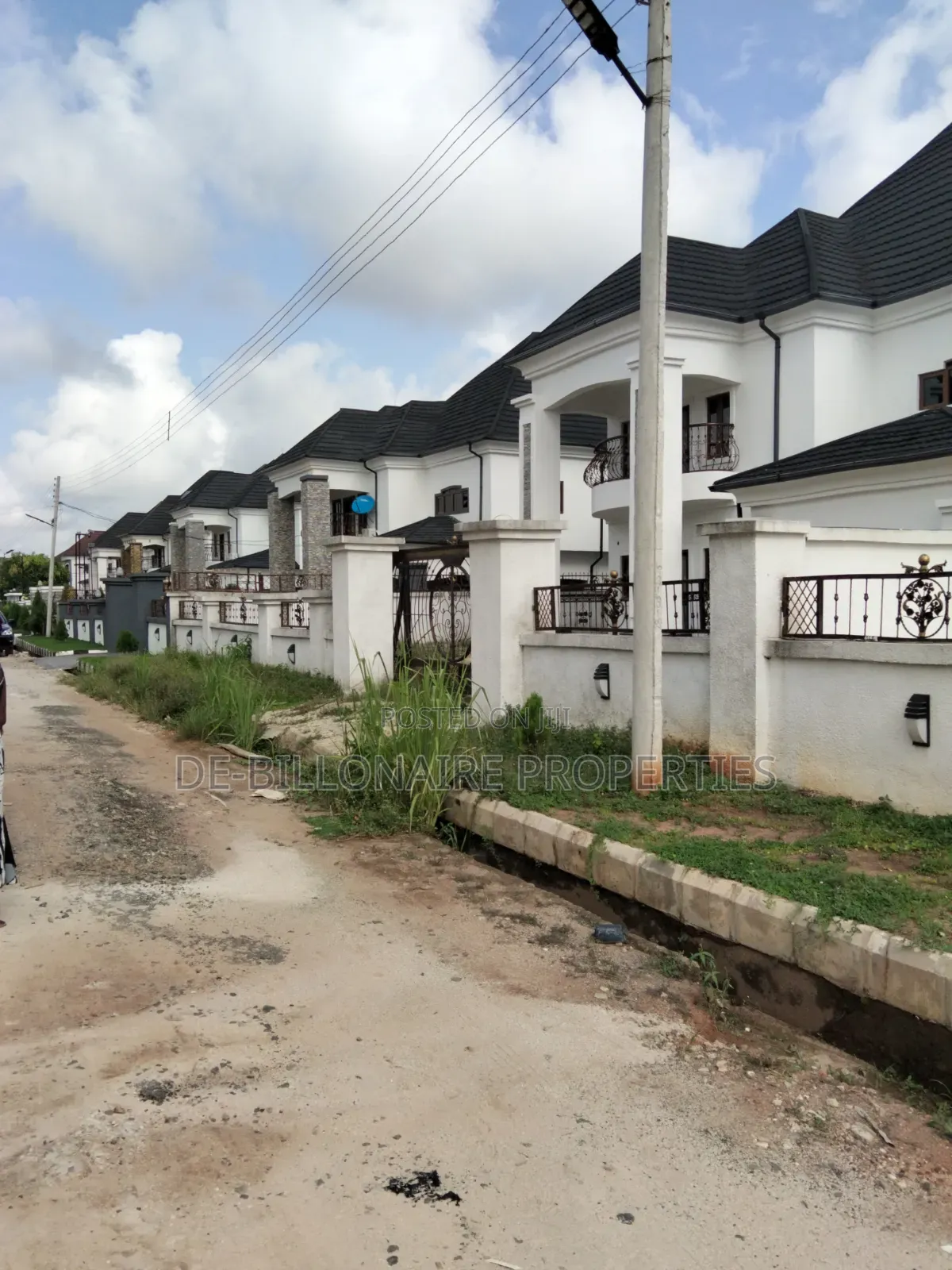 5bdrm Duplex in New Owerri for sale