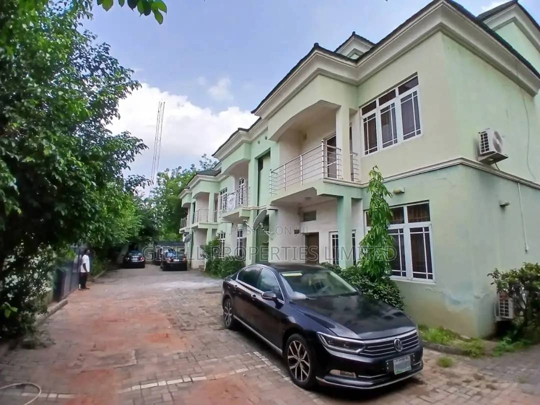 3bdrm Townhouse / Terrace in Maitama for rent