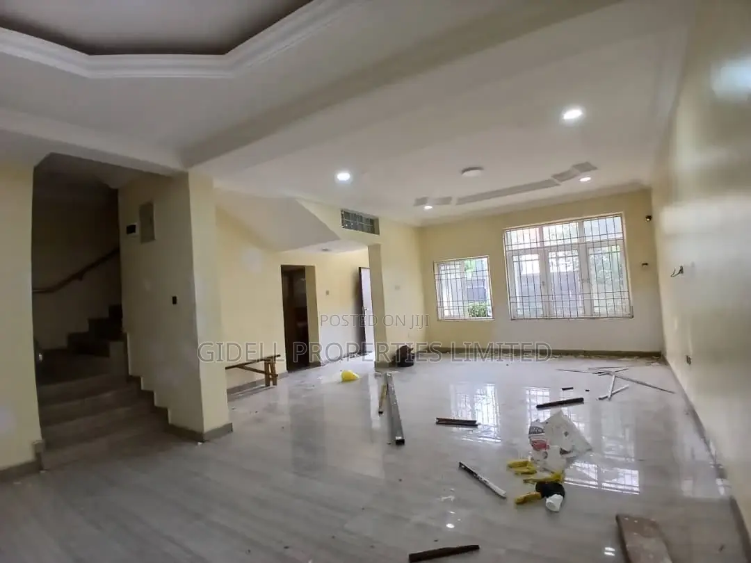 3bdrm Townhouse / Terrace in Maitama for rent