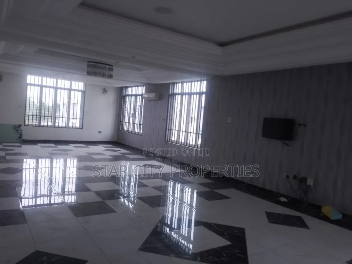 7bdrm Duplex in Ikeja Gra for rent