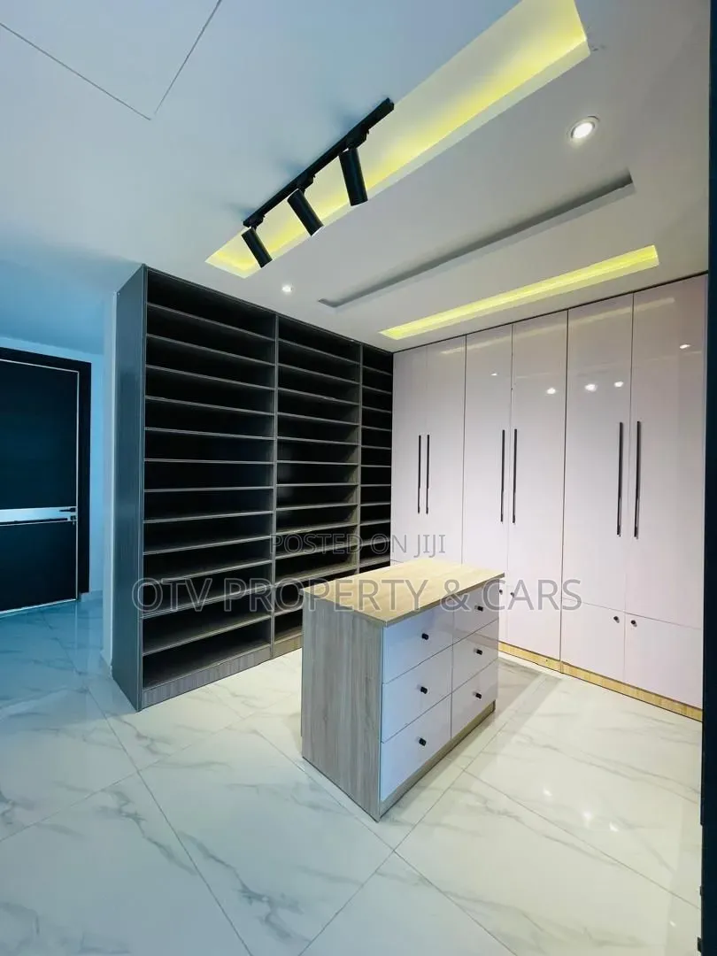 Furnished 5bdrm Duplex in Lekki Phase 2 for sale