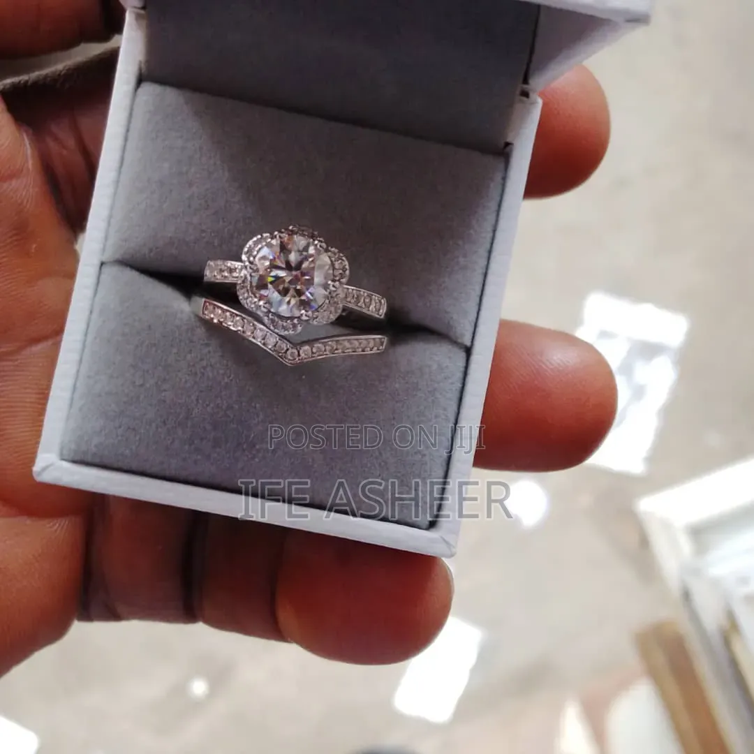 Classic Mossanite Diamond Stone Ladies Wedding Ring 0011 - Silver