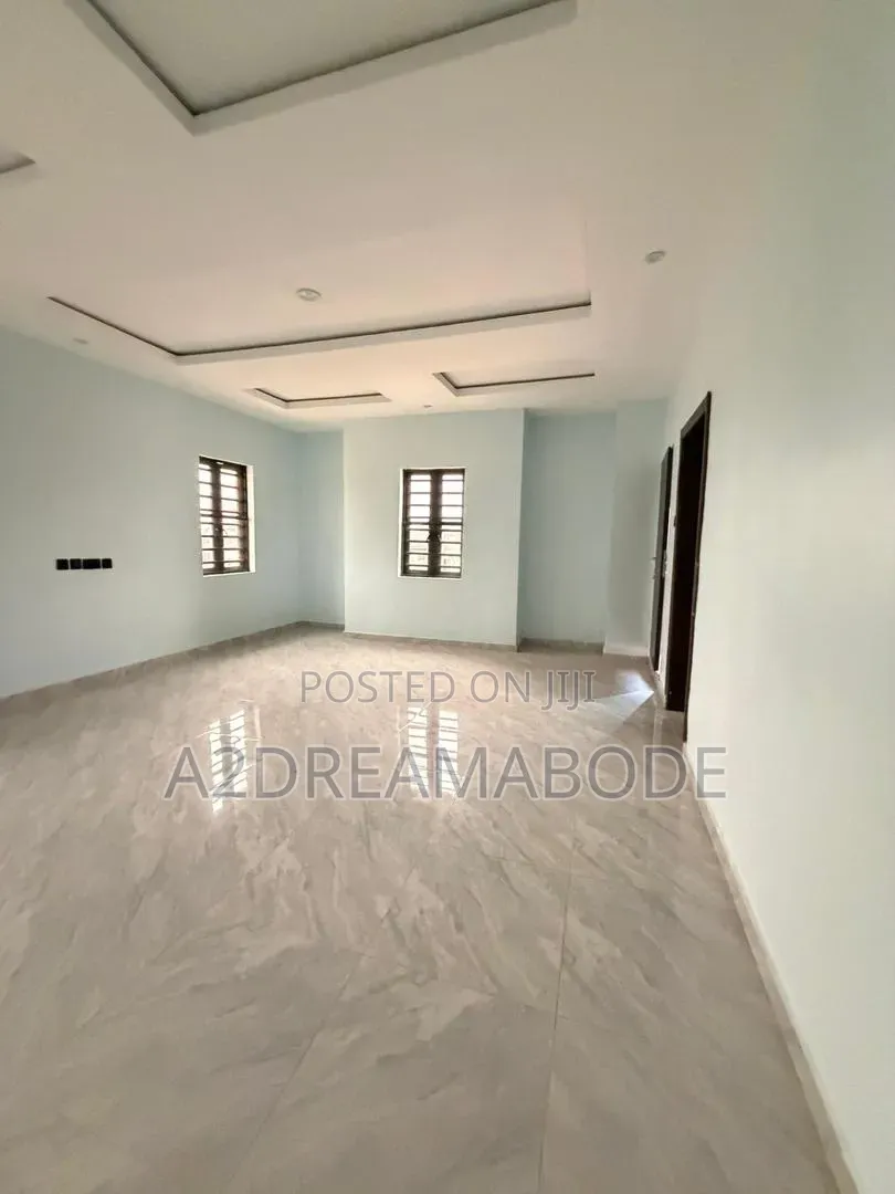 5bdrm Duplex in Magodo Phase 1 for sale