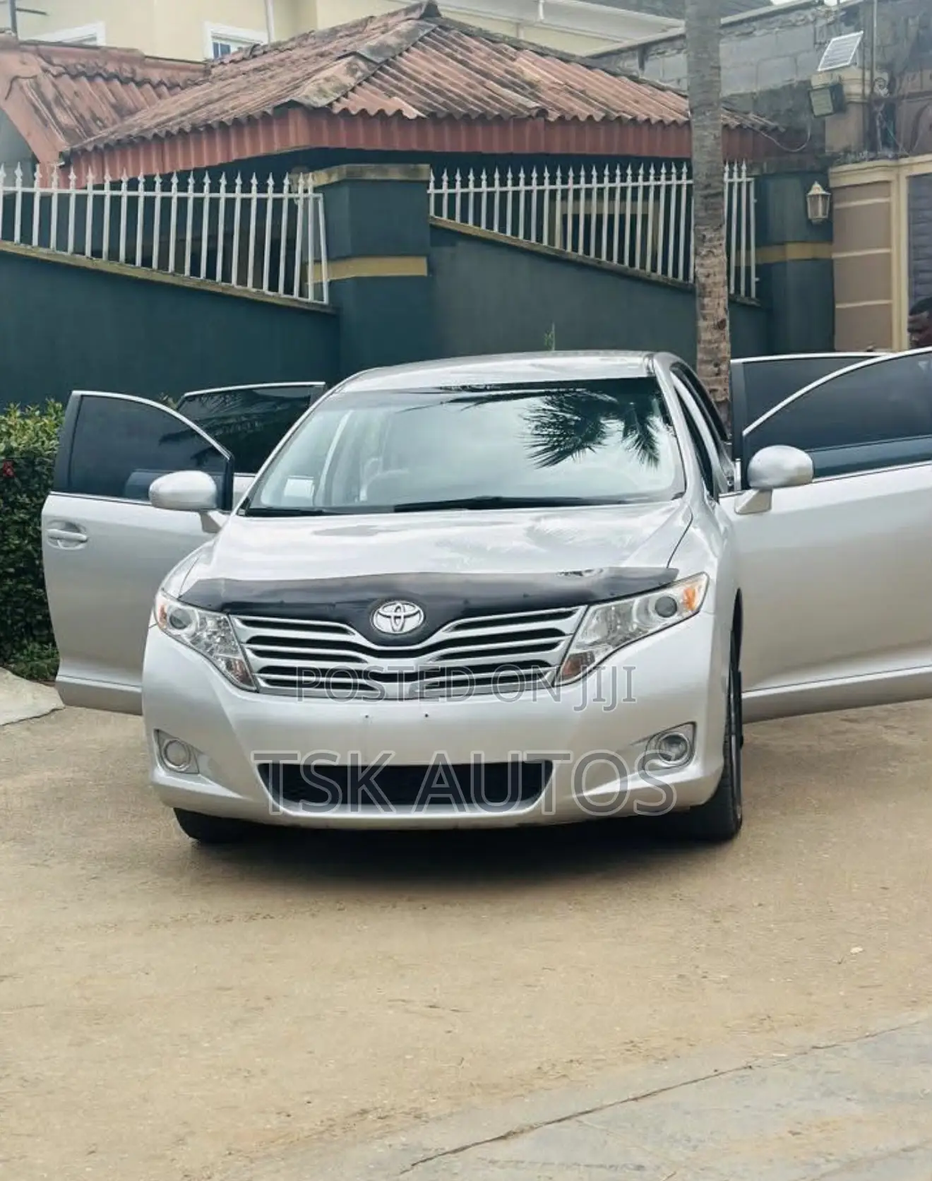 Toyota Venza AWD 2010 Silver