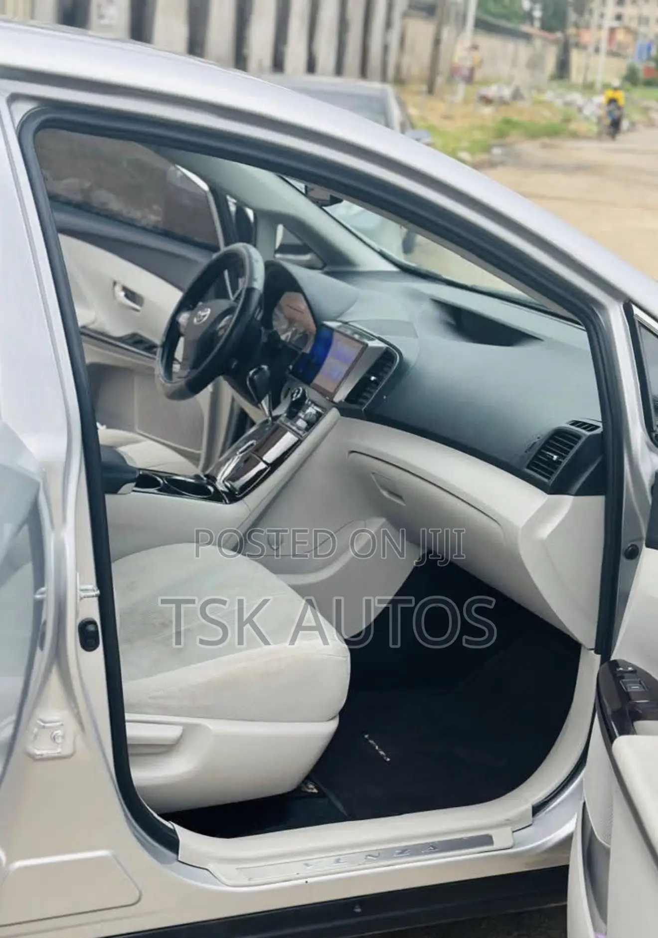 Toyota Venza AWD 2010 Silver