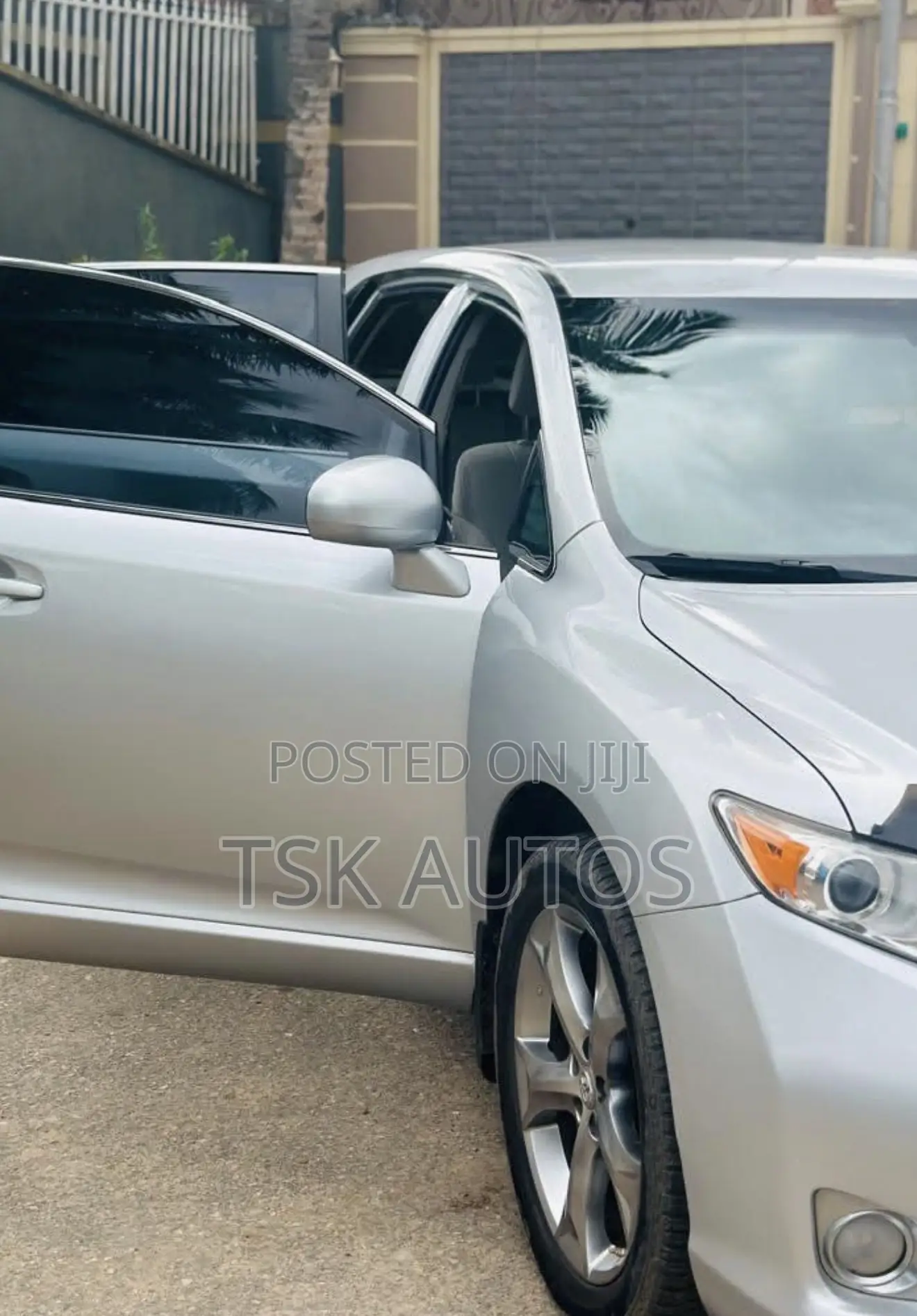Toyota Venza AWD 2010 Silver