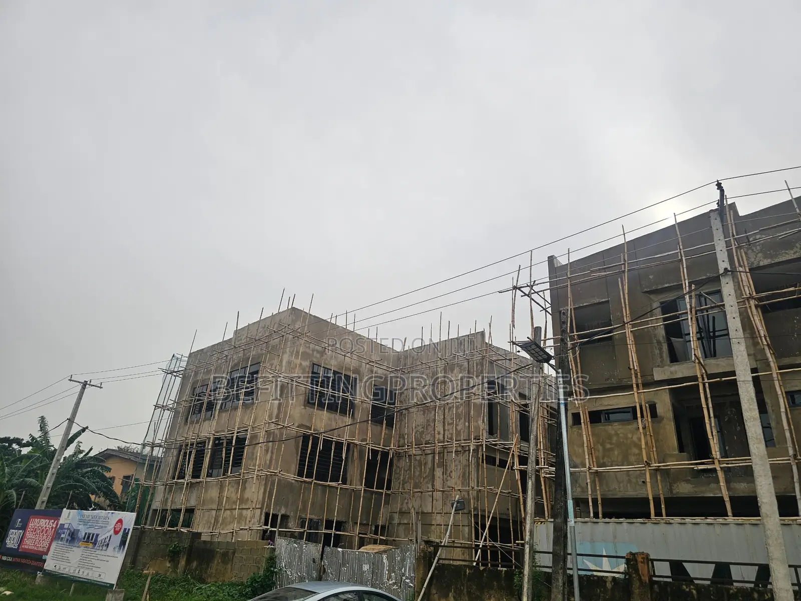 5bdrm House in Yaba for sale