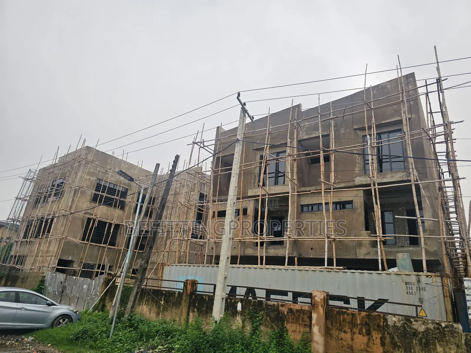 5bdrm House in Yaba for sale