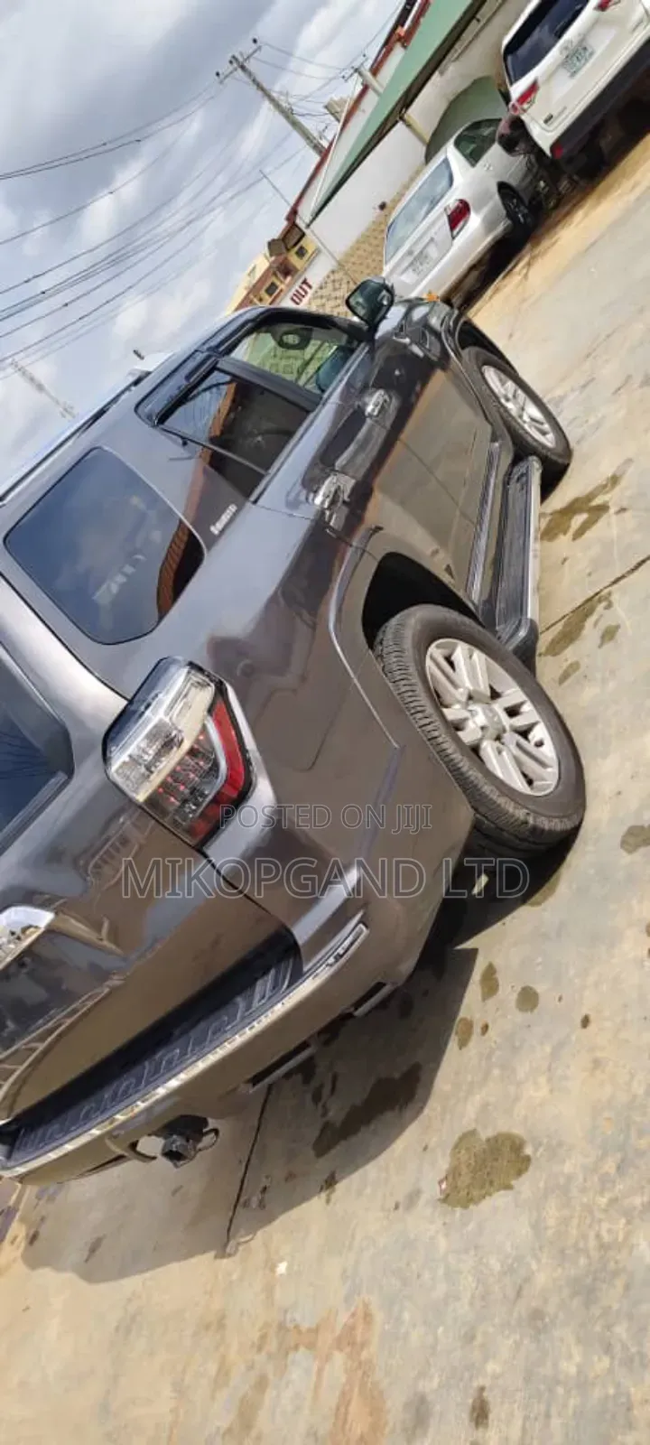 Toyota 4-Runner Limited 4WD 2011 Gray