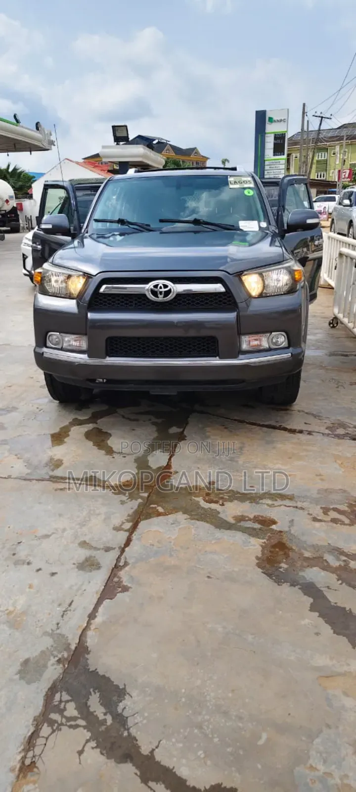Toyota 4-Runner Limited 4WD 2011 Gray