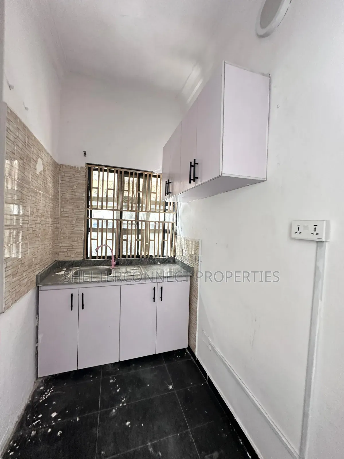1bdrm Apartment in Lekki Phase 1 for rent
