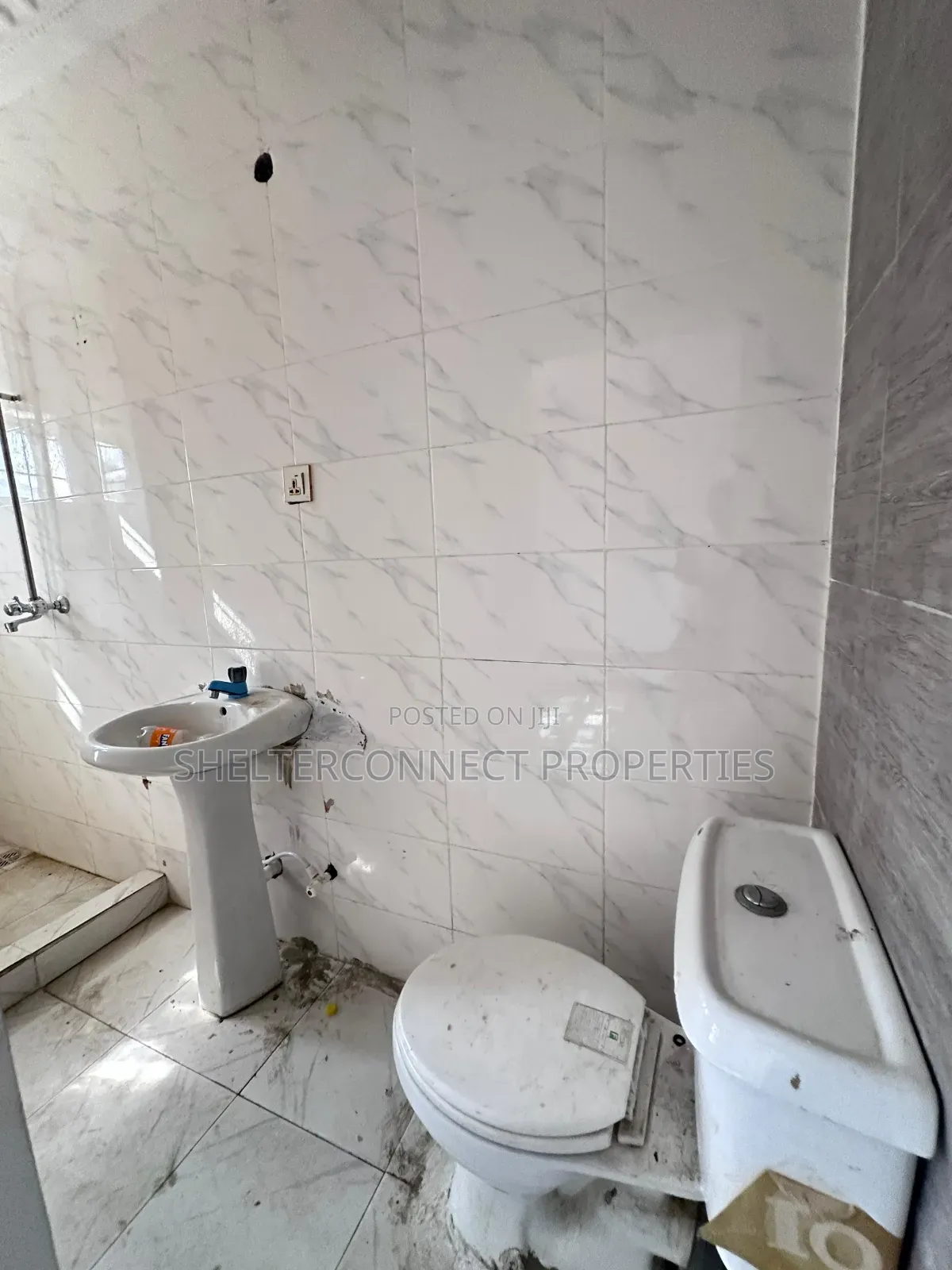1bdrm Apartment in Lekki Phase 1 for rent