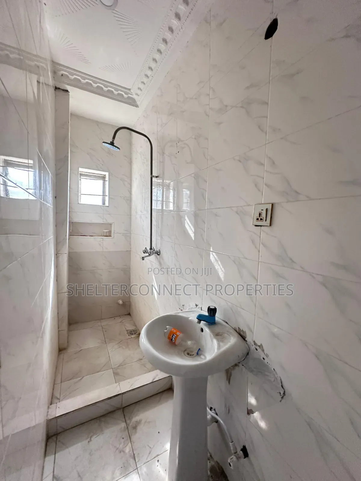 1bdrm Apartment in Lekki Phase 1 for rent