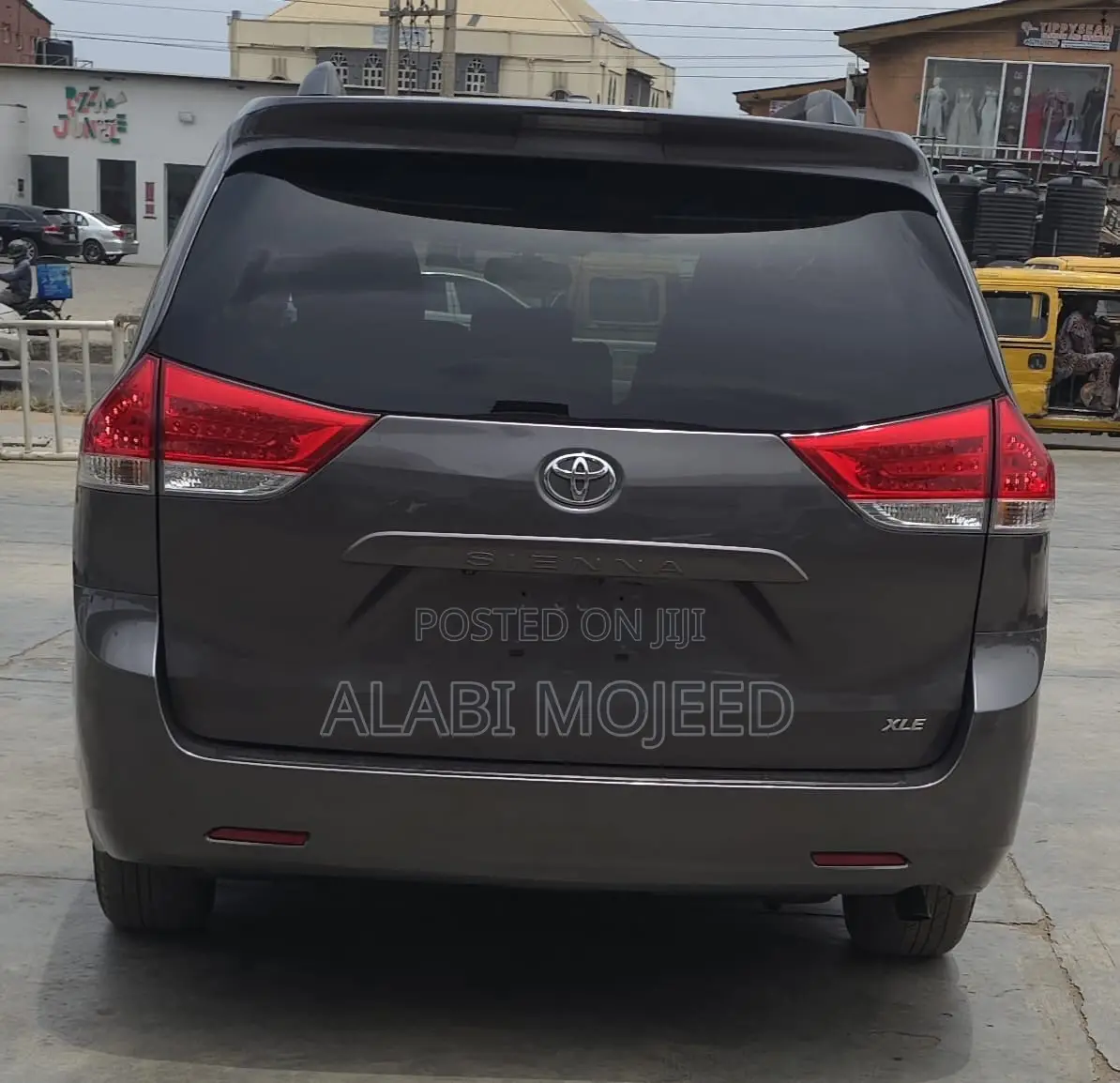 Toyota Sienna XLE FWD 8-Passenger 2013 Gray