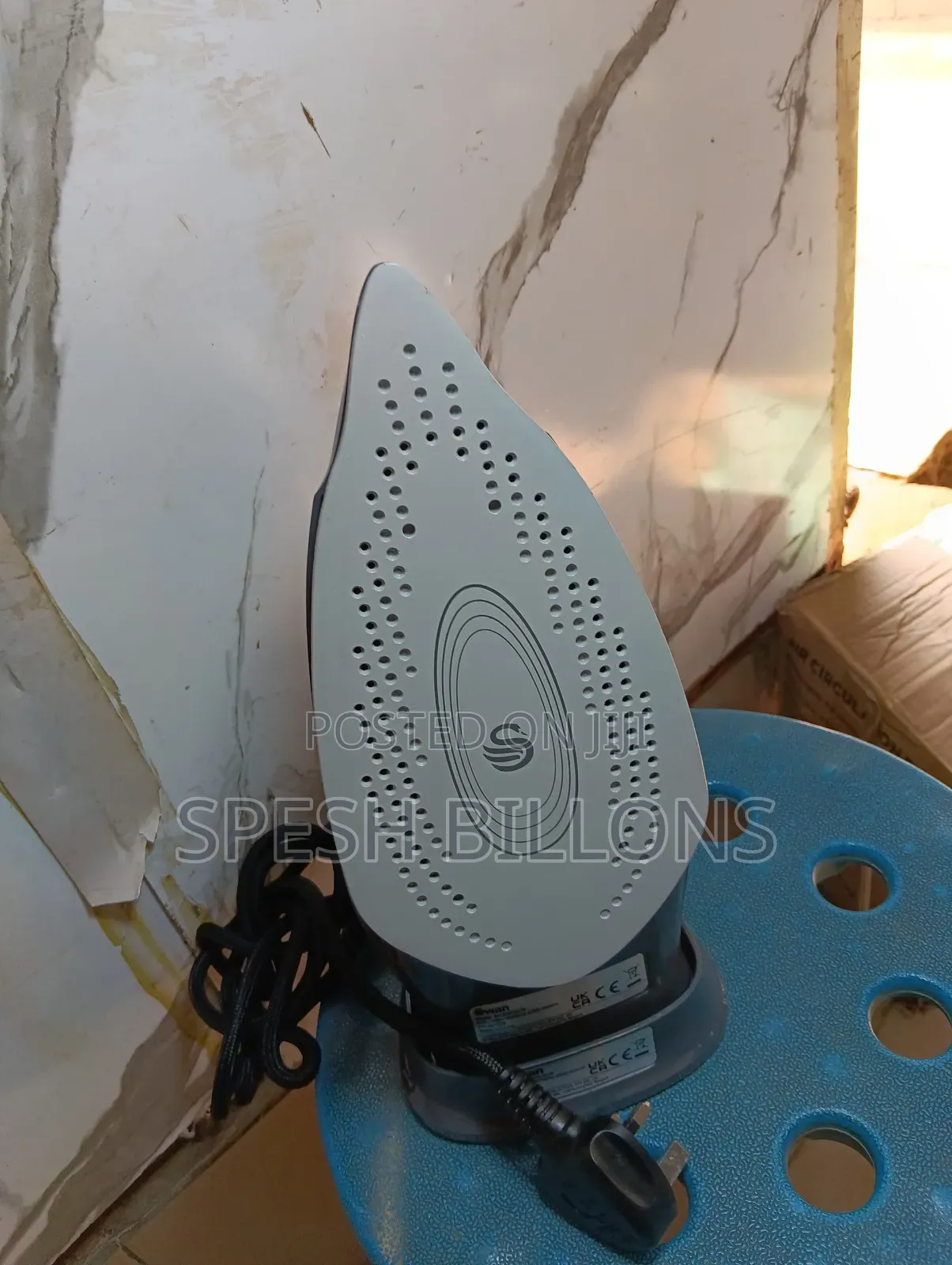 Rechargeable/Cordless Steaming Iron Inverter Friendly, Very Efficient