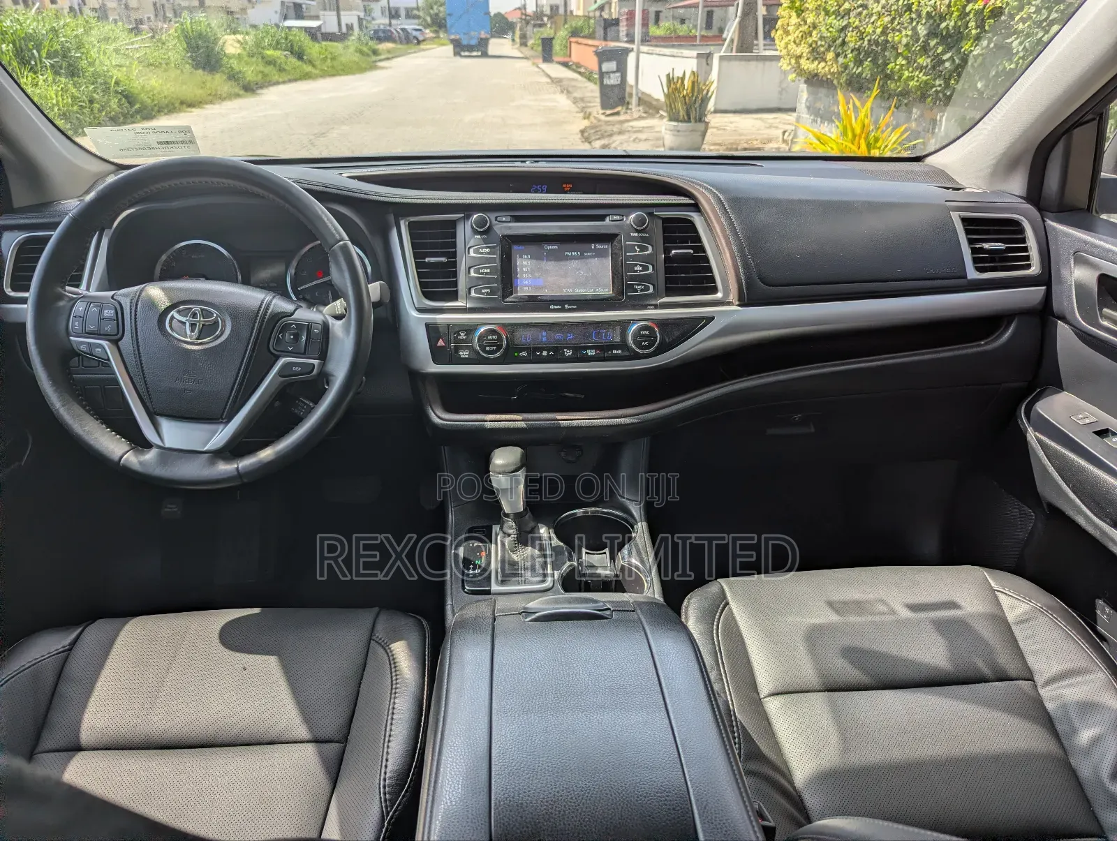 Toyota Highlander LE 4dr SUV AWD (3.5L 6cyl 6A) 2015 Brown