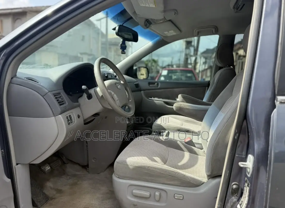 Toyota Sienna LE AWD 2006 Gray