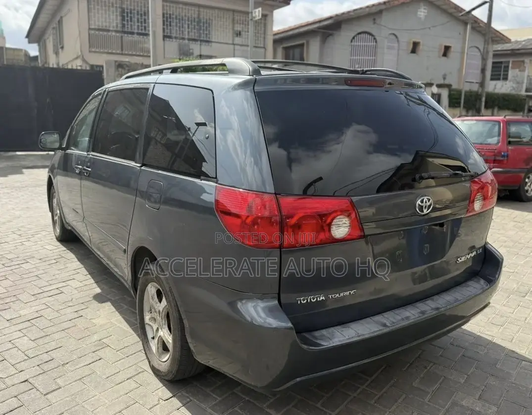 Toyota Sienna LE AWD 2006 Gray