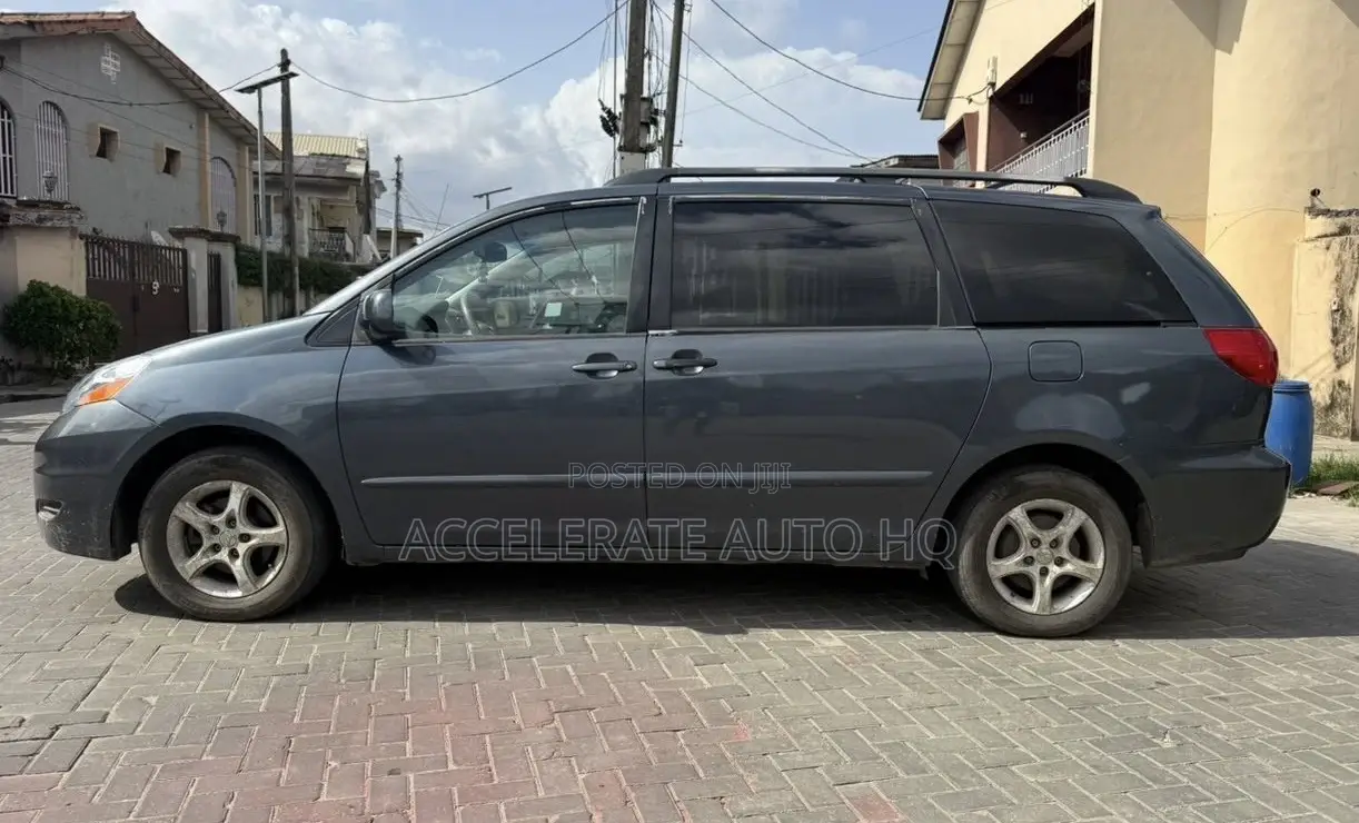 Toyota Sienna LE AWD 2006 Gray