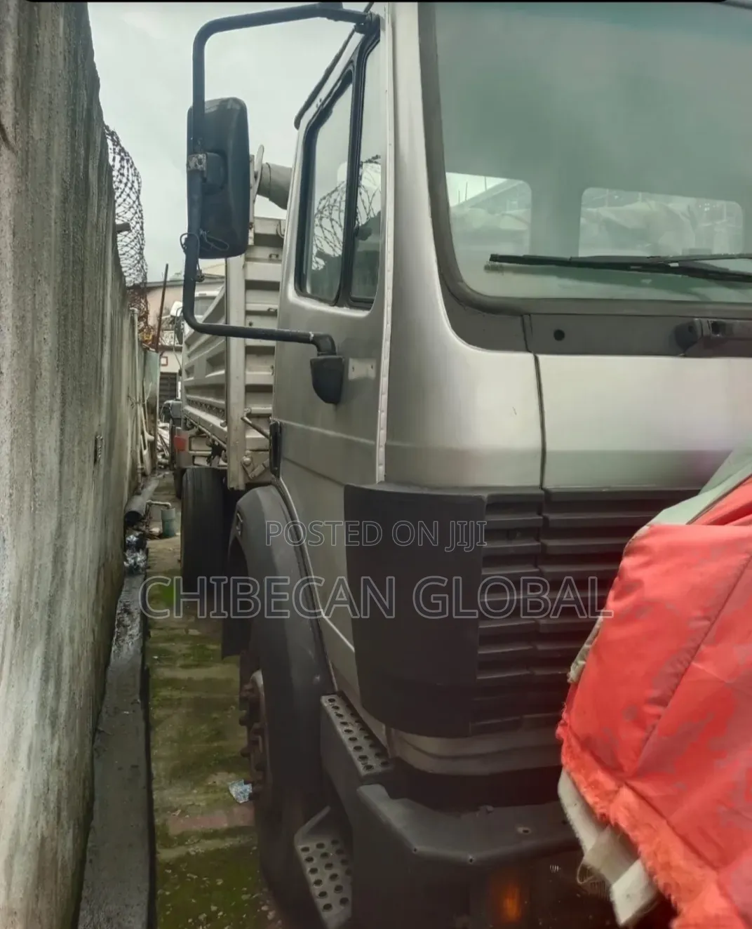 Mercedes Benz Tipper 6 Tyres (Foreign Used)