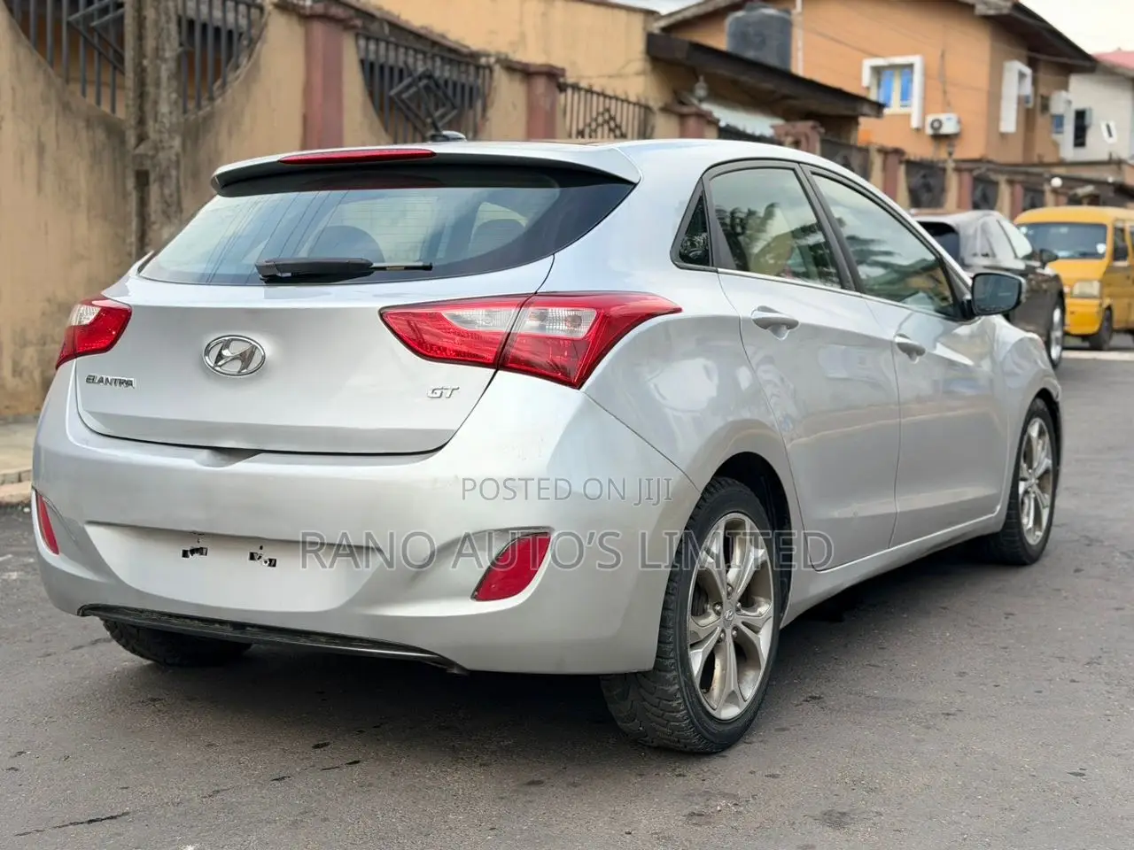 Hyundai Elantra 2012 Silver