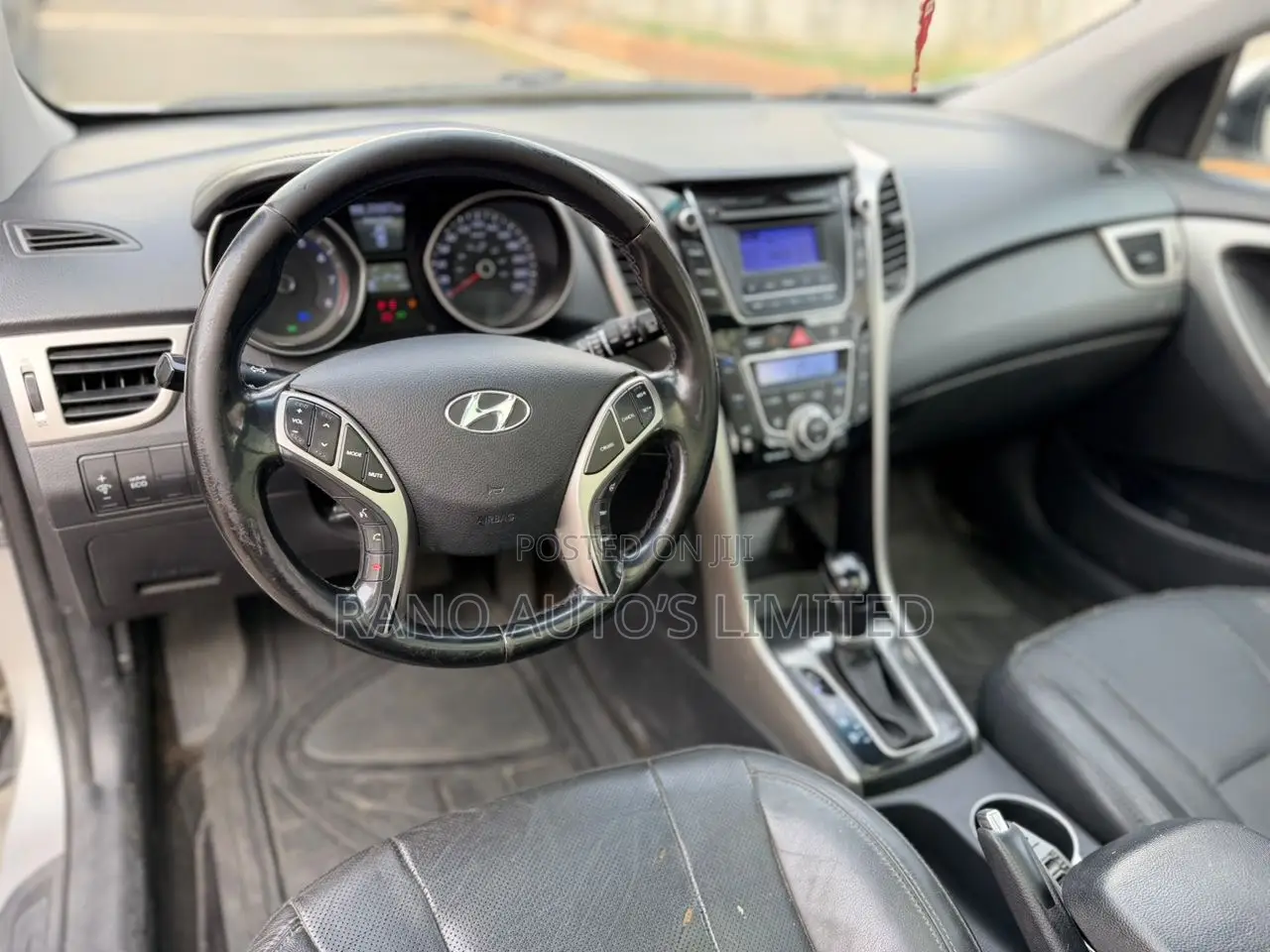 Hyundai Elantra 2012 Silver