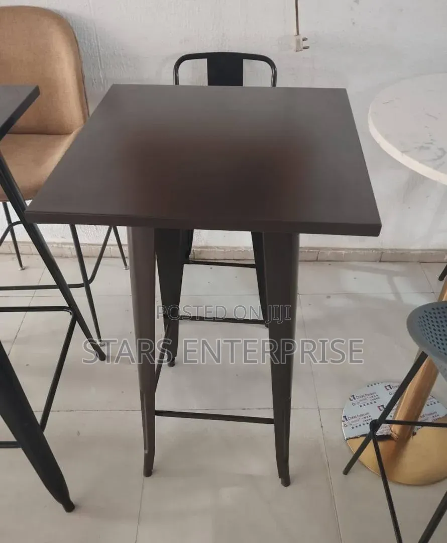 Restaurant Table / Modern Table
