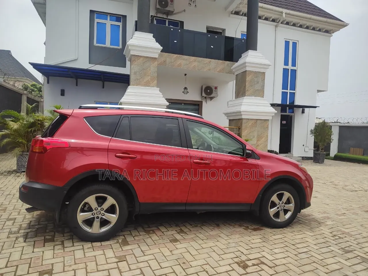 Toyota RAV4 2016 Red
