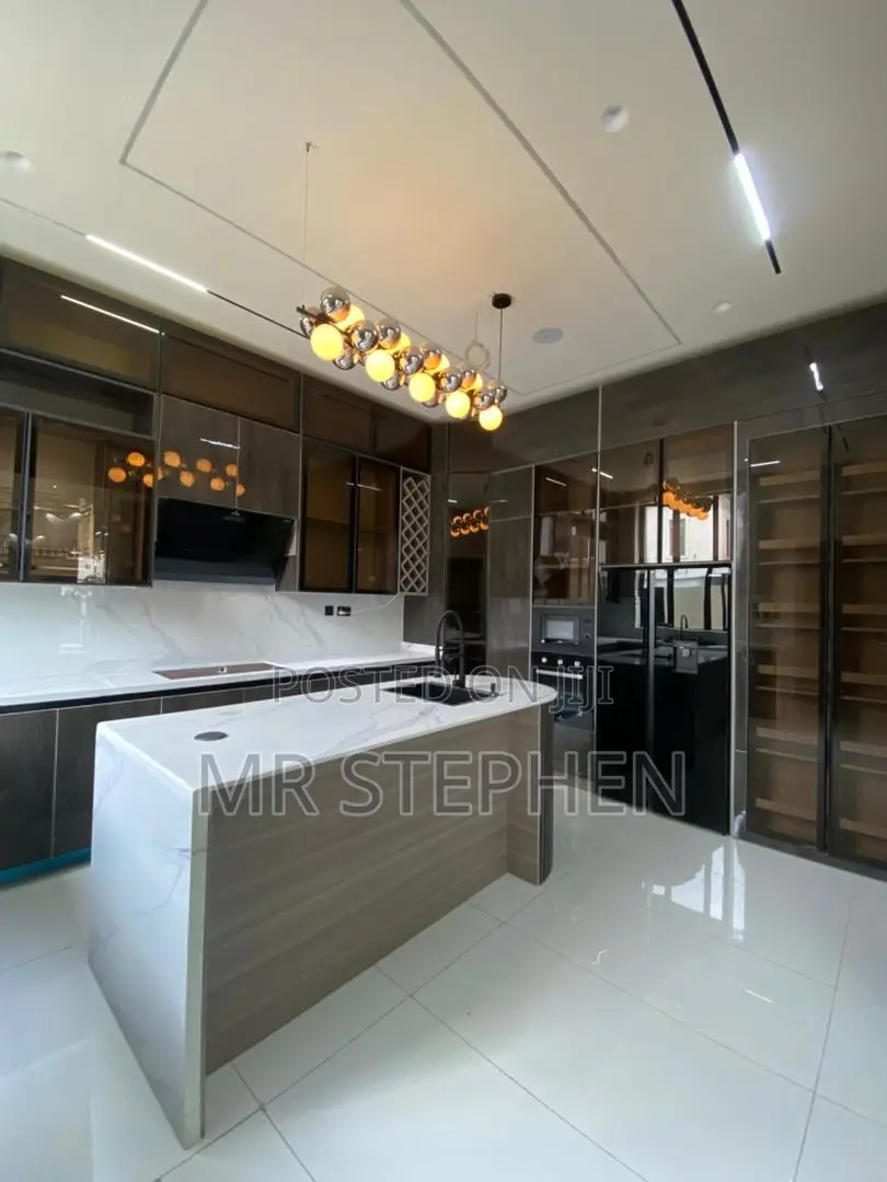 Furnished 5bdrm Duplex in Lekki Phase 1 for sale