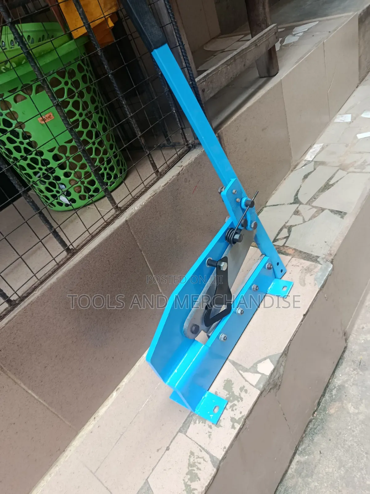Hand Pan (Shear) Cutter 8"