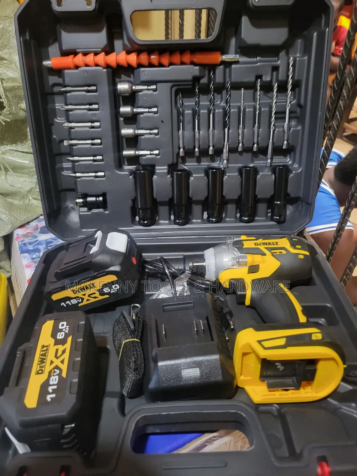 Dewalt 118v Xr Cordless Impact Drill Set