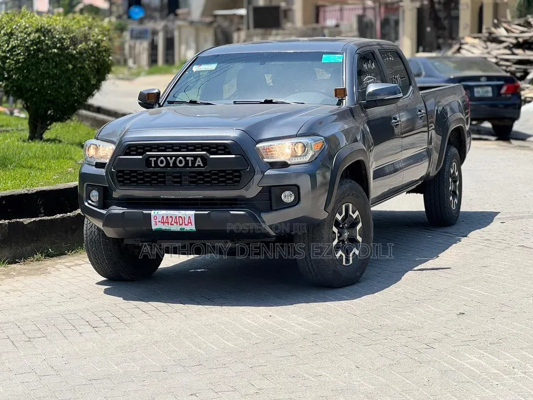 Toyota Tacoma 4dr Double Cab 2016 Gray