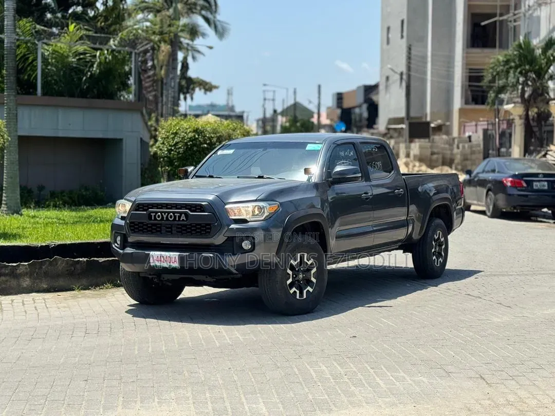 Toyota Tacoma 4dr Double Cab 2016 Gray